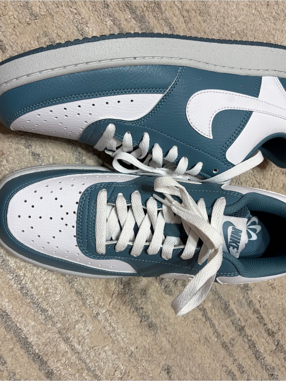 Nike Low-Top Sneakers in Teal Blue and White
